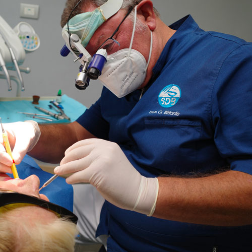 Il dentista esperto di parodontite a Milano